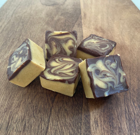 Tiger Butter Fudge (5 pcs)